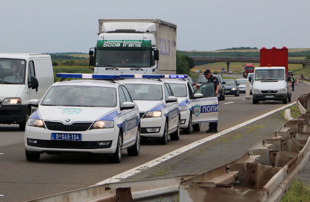 Гужва код Велике Плане због изгорелог возила 